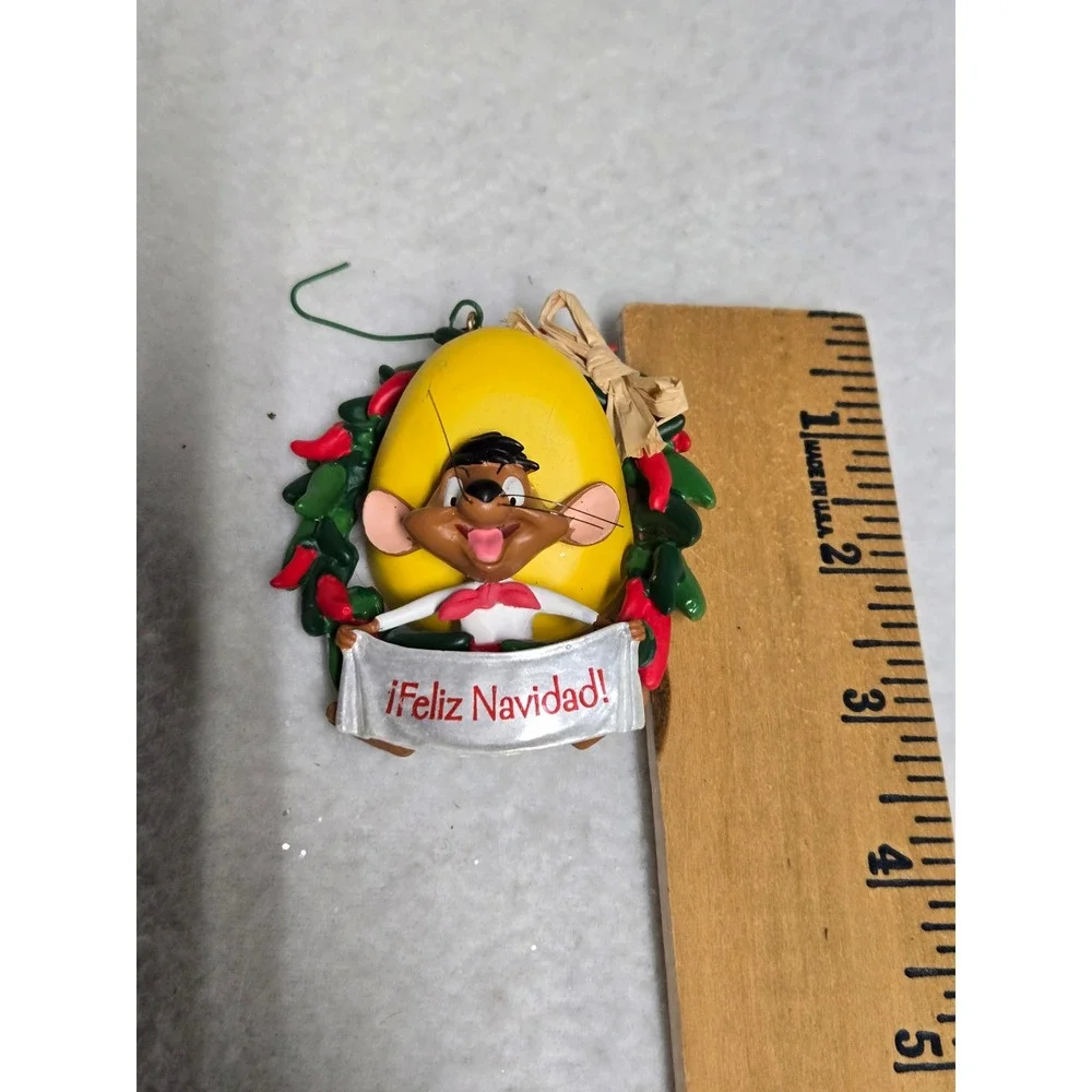 Hallmark 2006 Looney Tunes Speedy Gonzales Feliz Navidad Wreath Ornament